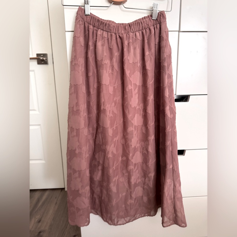 Oak and fort skirt